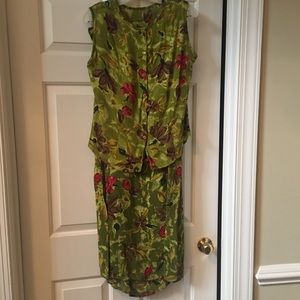 2piece wrap skirt set size M-green floral